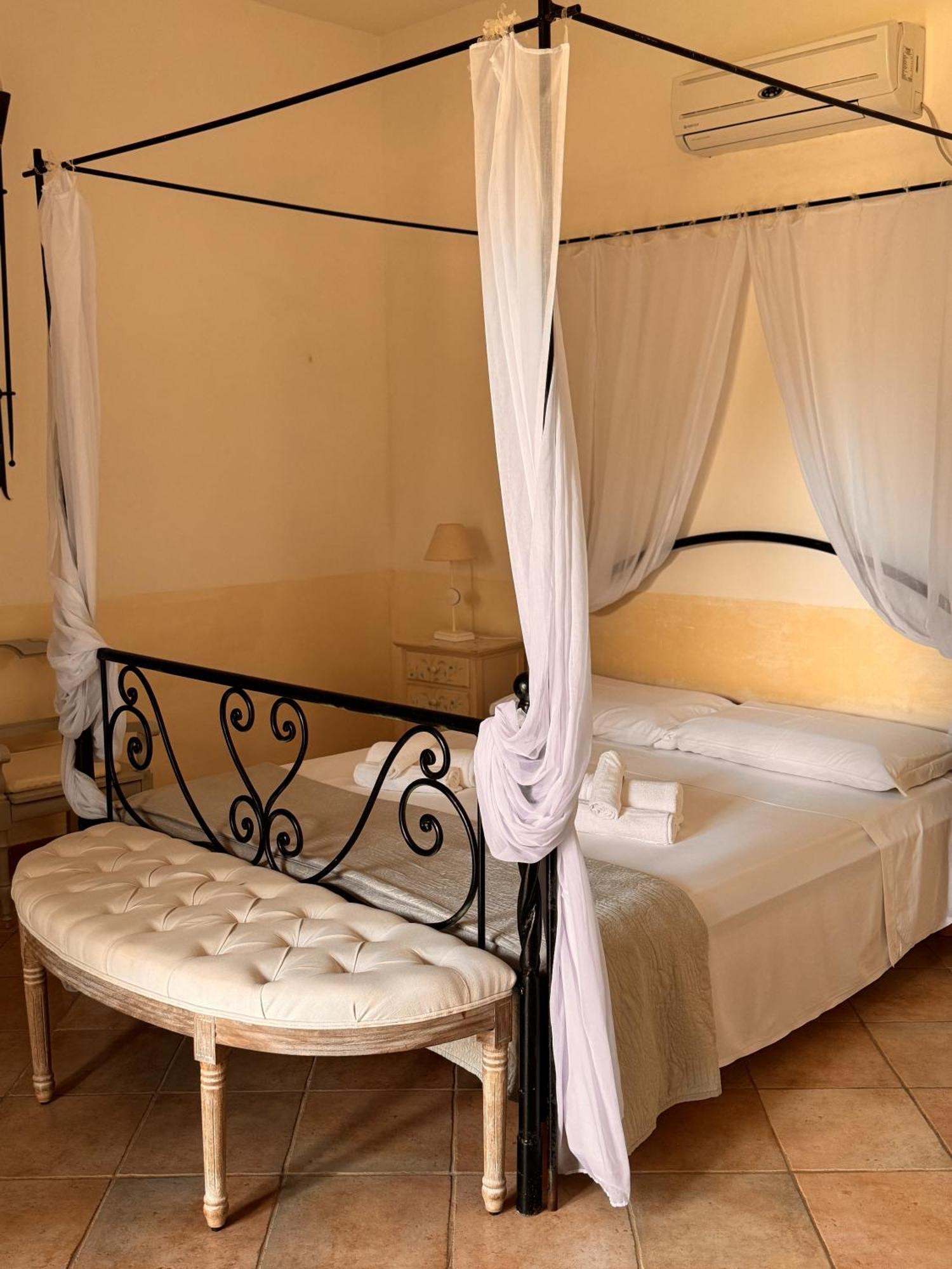 Agriturismo Tenuta Sant'Antonio Cerfignano Экстерьер фото
